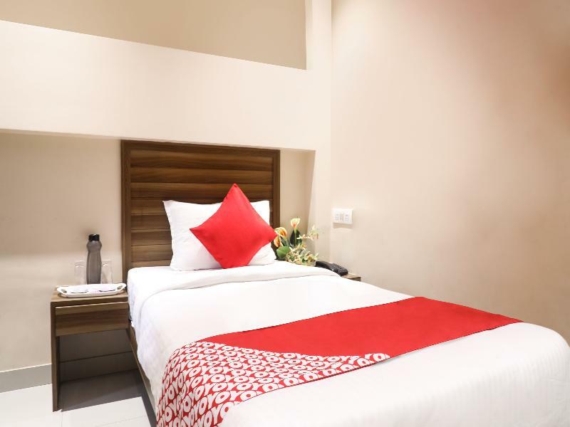 Super Hotel O Vaishnavi Inn Хайдарабад Экстерьер фото